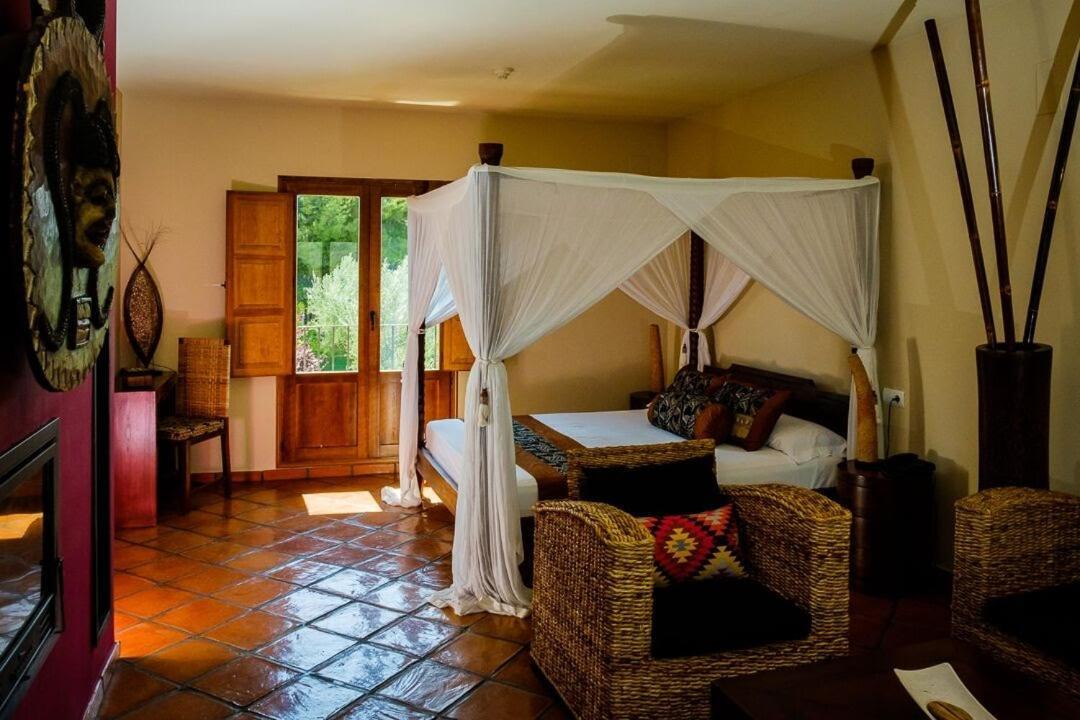 Masia Durba Hotel Castellnovo Bagian luar foto