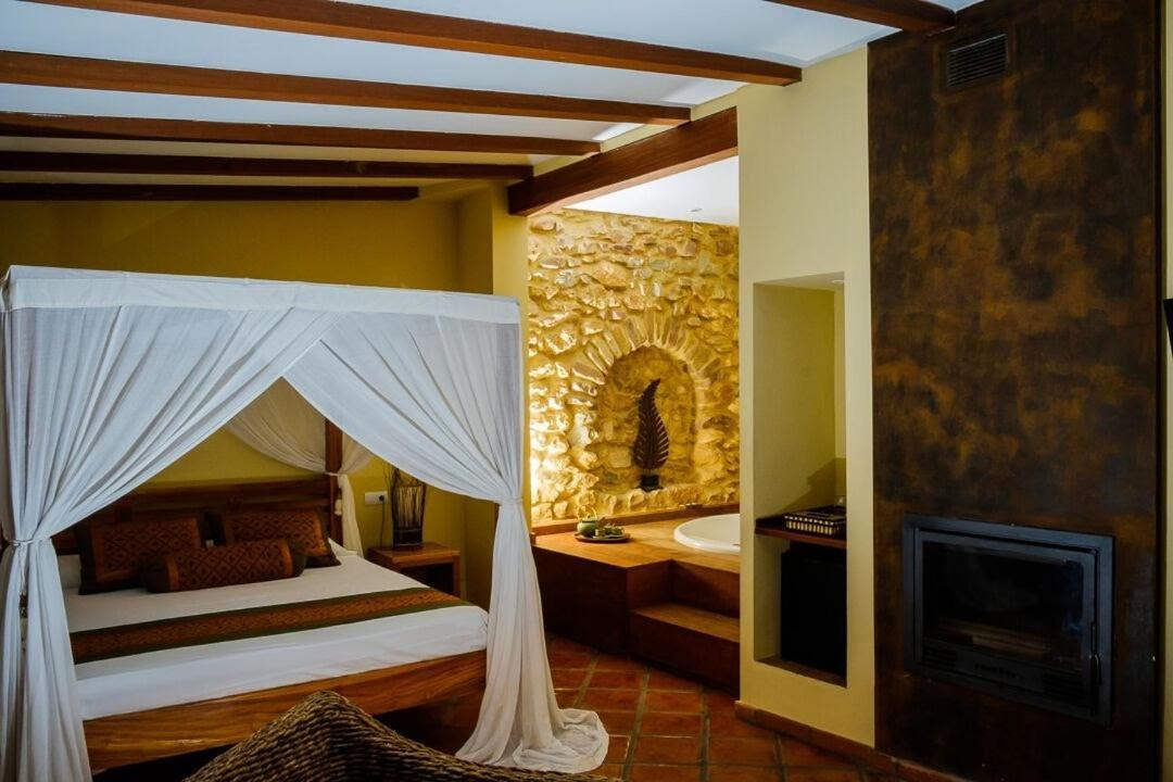 Masia Durba Hotel Castellnovo Bagian luar foto