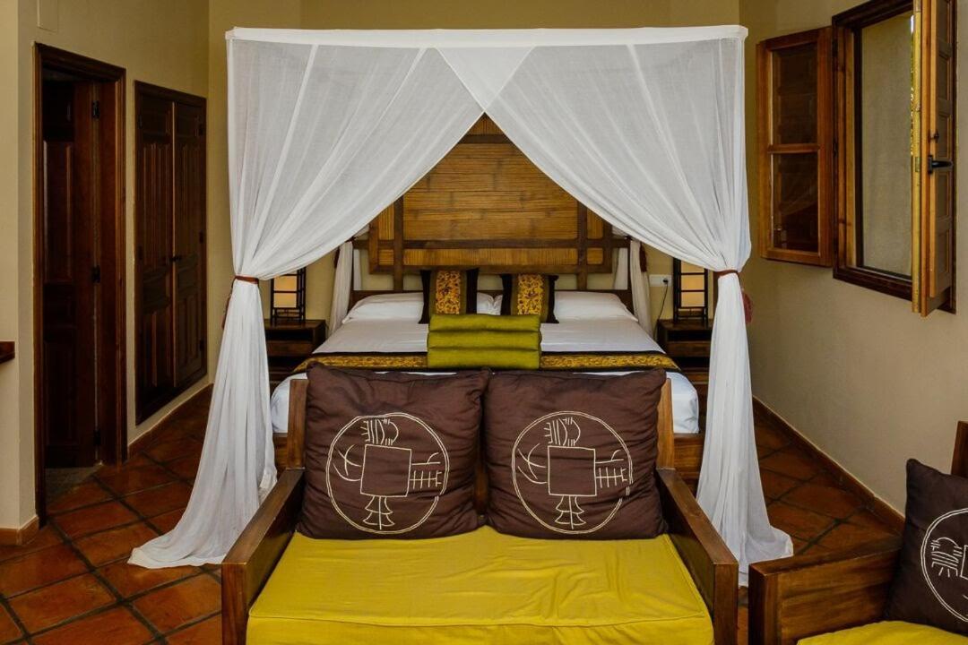 Masia Durba Hotel Castellnovo Bagian luar foto